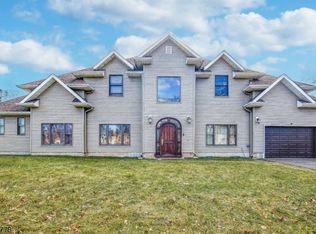 437 Rivercrest Dr, Piscataway, NJ