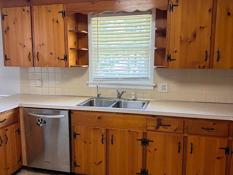 104 Tanzalon Dr — Photo 12