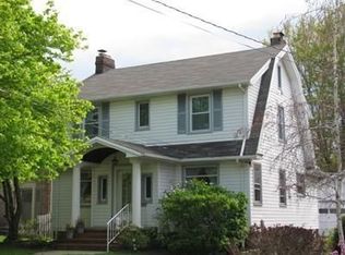 1220 Wagar Rd, Rocky River, OH 44116