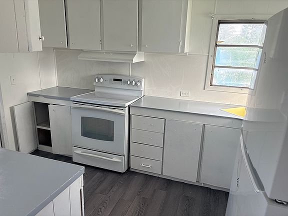 2nd image of 2961 Plumosa Ln #H