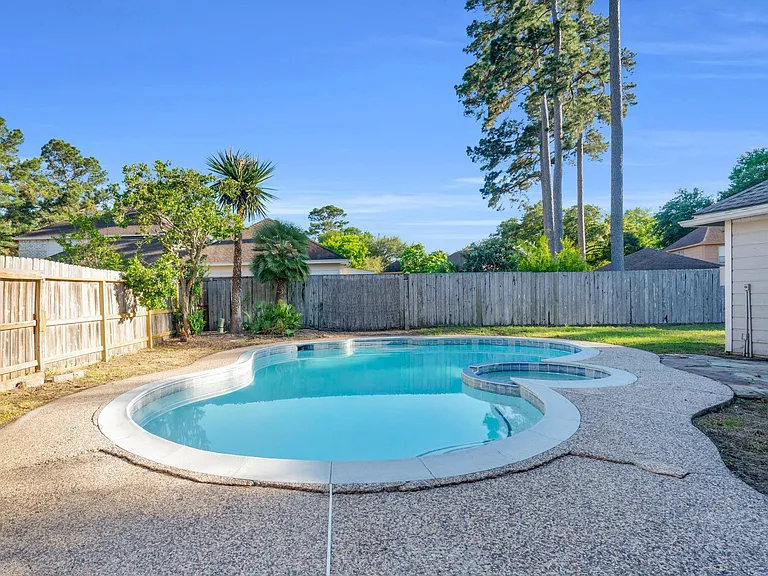 12411 Exbury Ct — Photo 45