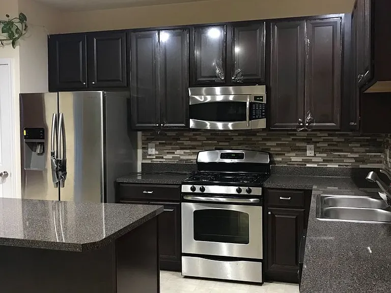 788 Jacobsen Cir — Photo 3