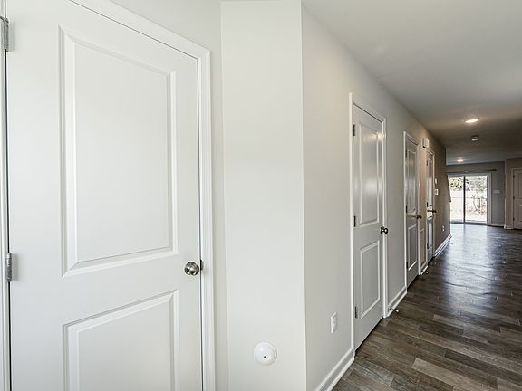4th image of 912 Encore Autumn Ln
