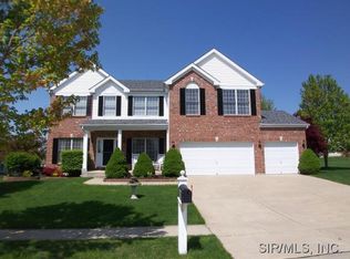 1111 Hearthstone Dr, O'Fallon, IL 62269