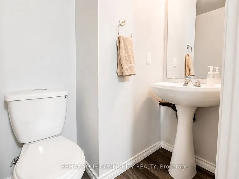 210 Highland Cres #19 — Photo 27