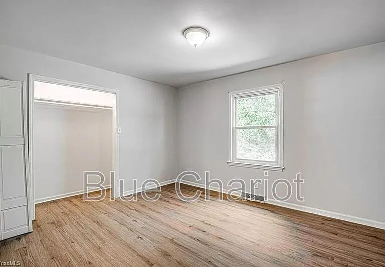 528 Short St — Photo 35