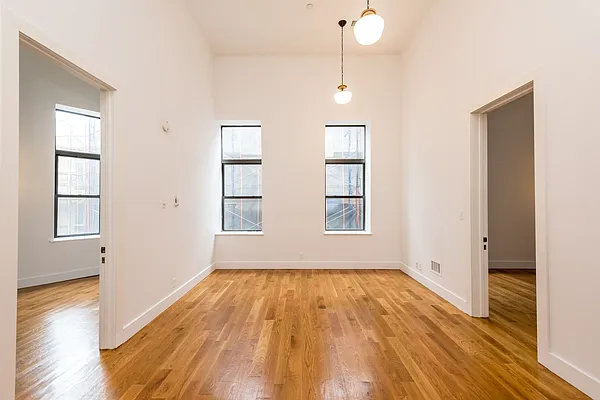 Rented by Nooklyn NYC LLC | media 13