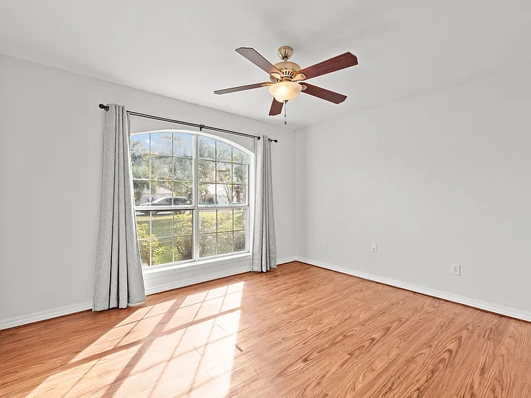 4407 Southminster Cir — Photo 28