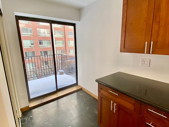 4th image of 370 W 30th St APT 5E