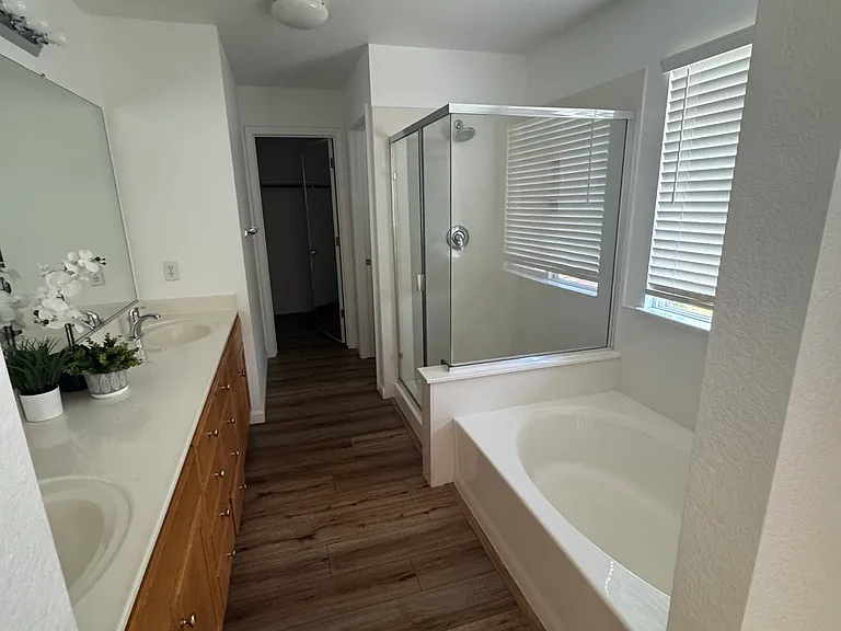 2333 Old Rose Ln — Photo 10