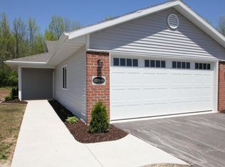 1278 Meadowbrook Dr, Cleveland, WI 53015