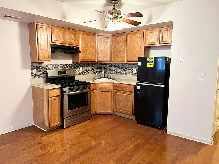 35 Chesterfield Ln #1 — Photo 2