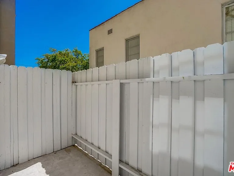 1034 S Shenandoah St #2 — Photo 16