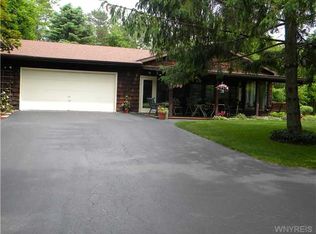 740 Lake Rd, Youngstown, NY 14174