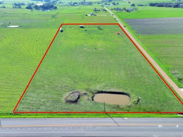 260 High Hill Rd, Schulenburg, TX 78956