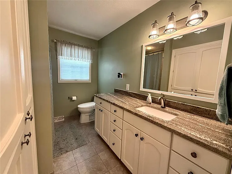225 Sunrise Blvd — Photo 34