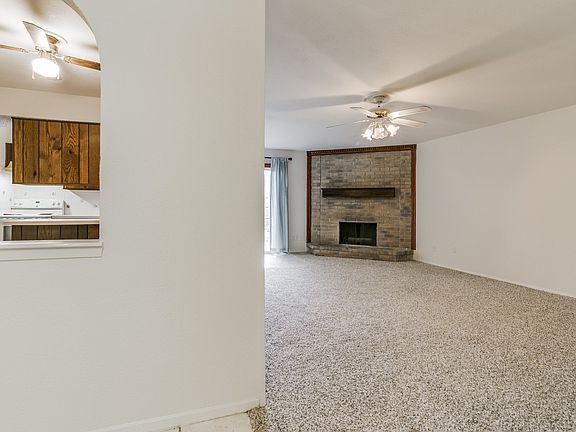 5th image of 1922 White Oak Dr