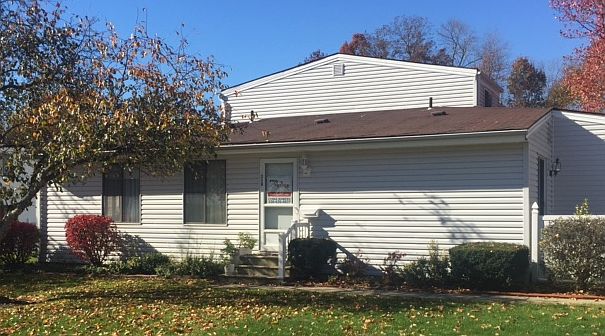 1st image of 318 Deepwood Dr