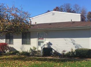 318 Deepwood Dr, Wadsworth, OH 44281