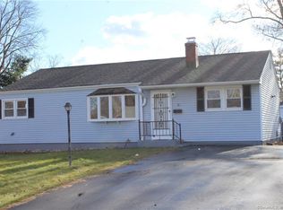 81 Oakdale St, Wethersfield, CT 06109