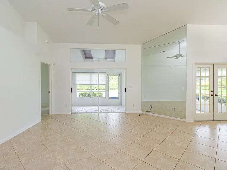 10201 Regent Cir — Photo 22