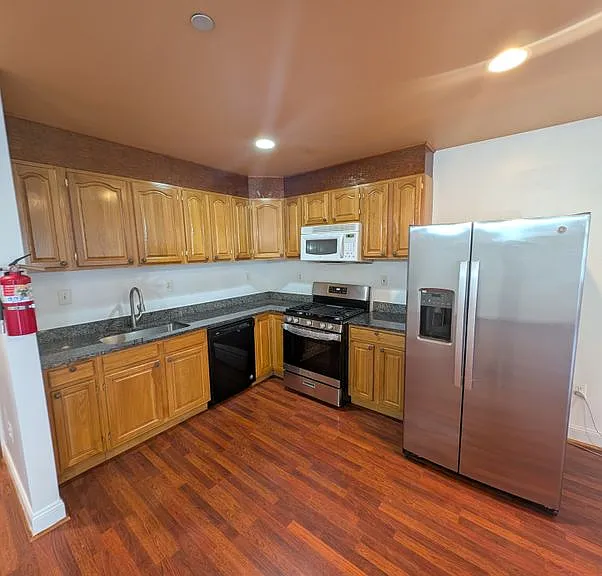 716 Lamont St NW #3 — Photo 8