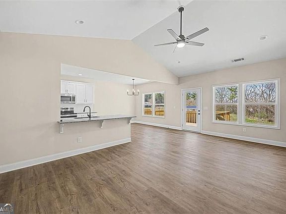 4th image of 44 Dogwood St NE