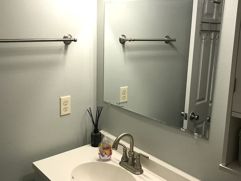 912 Spruce Ct — Photo 16