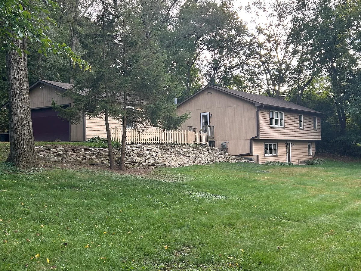 Building Photo - 38910 N Kenmore Rd