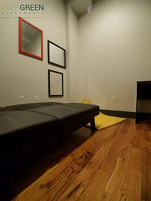Rented by Evergreen Apartments BK | media 55