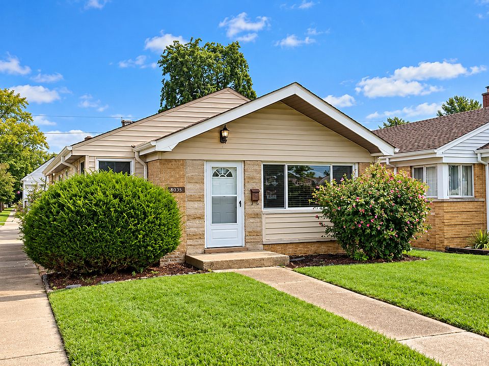 1st image of 2028 Desplaines St