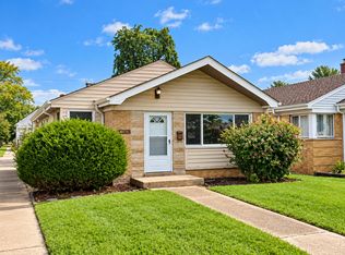 2028 Desplaines St, Blue Island, IL 60406