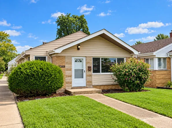 2028 Desplaines St, Blue Island, IL 60406