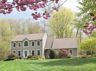 7 Fieldstone Dr, Hebron, CT 06248
