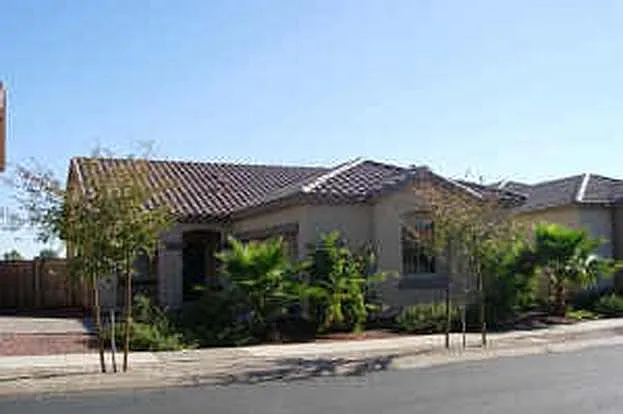 2043 S Starling Dr — Photo 2