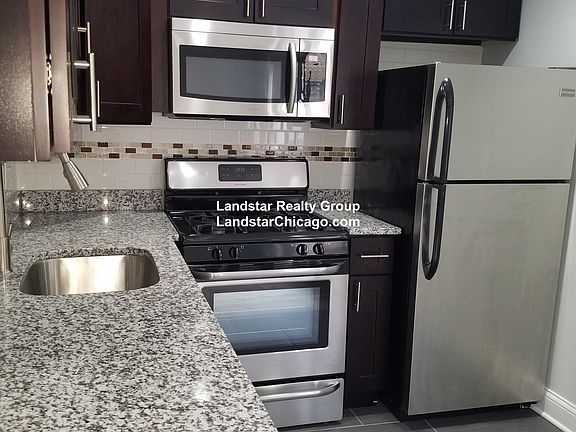 3rd image of 5534 N Kenmore Ave APT 404
