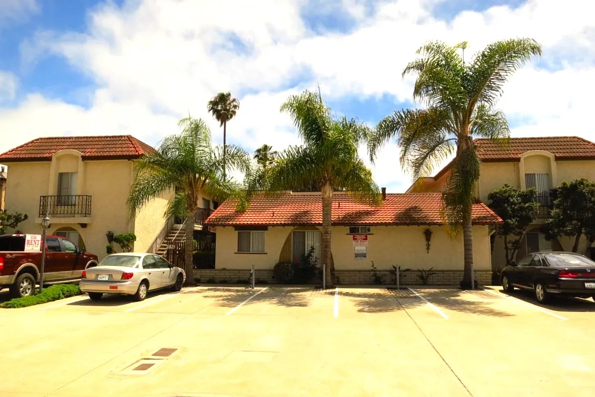 Building Photo - 2821 Keats St #5