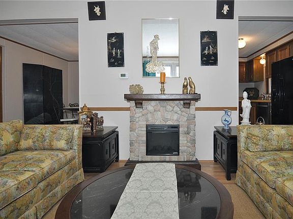 4th image of 3 Blue Spruce Ln