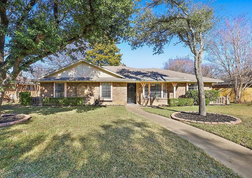 1st image of 105 Abbey Ln