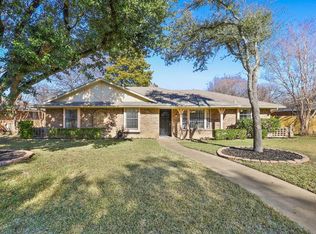 105 Abbey Ln, Desoto, TX 75115