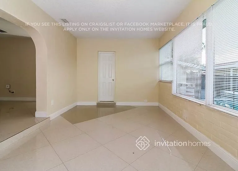 5660 W 9th Ct — Photo 3