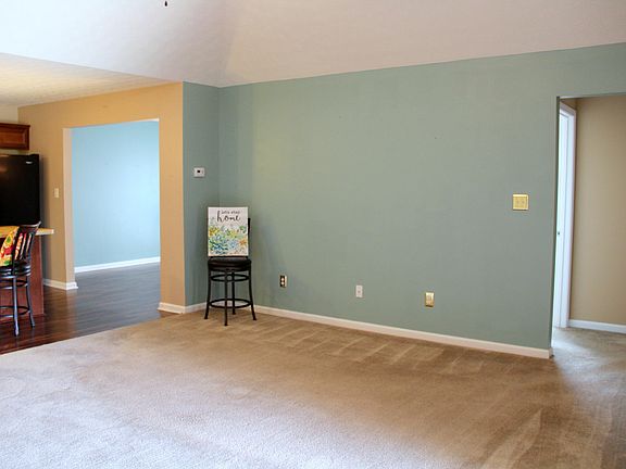 4th image of 188 Autumn Glen Dr