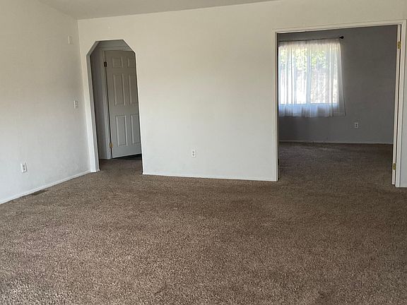 3rd image of 4702 N Ventura Ave
