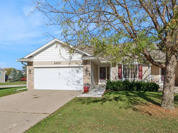 10037 Bayern Ln, Johnston, IA 50131