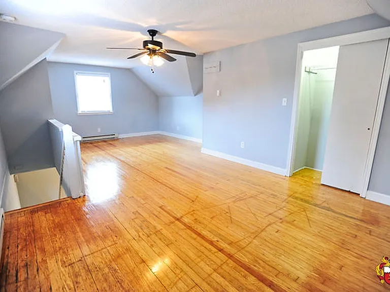 438 S Hawthorne Rd — Photo 14