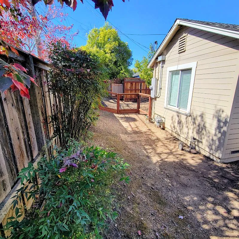 2 bed, 700 sqft, $2,900 — Photo 2