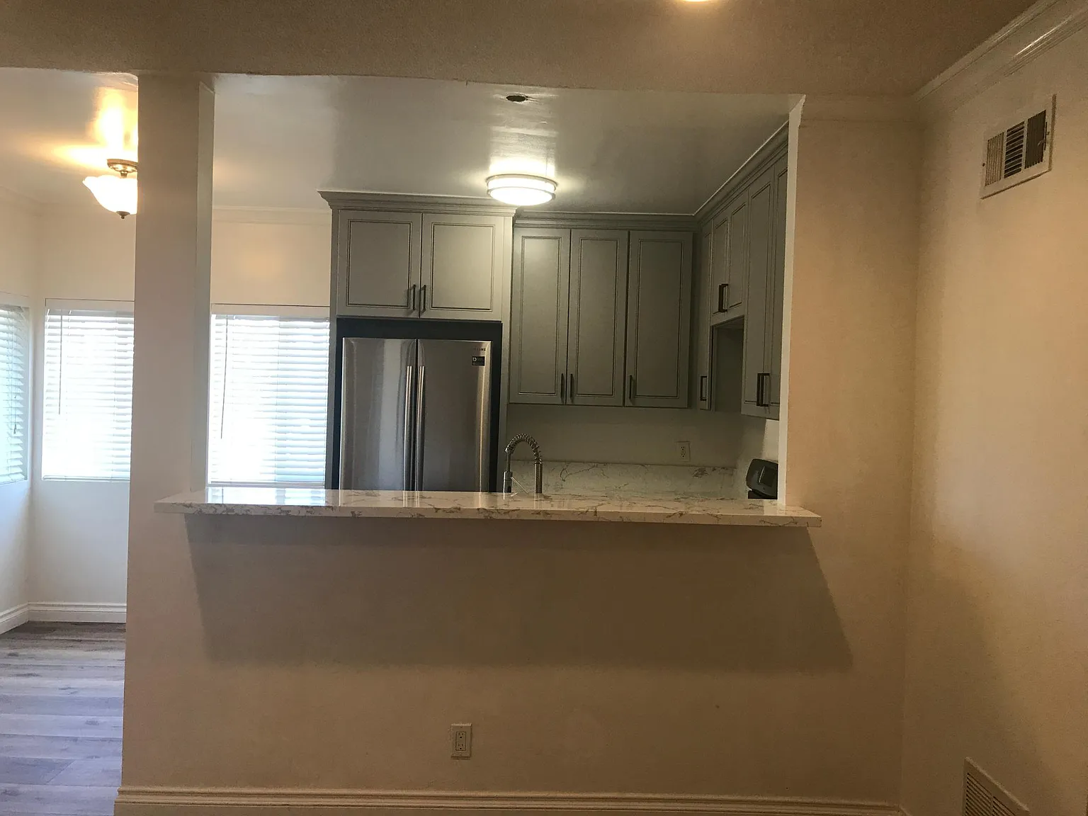 2 bed, 1100 sqft, $2,595 — Photo 3