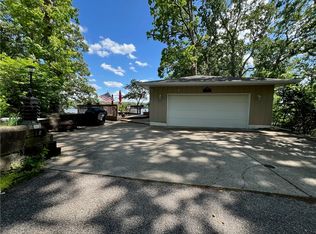 60 Ridge Ave, Decatur, IL 62521