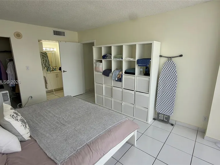 16909 N Bay Rd #907 — Photo 14