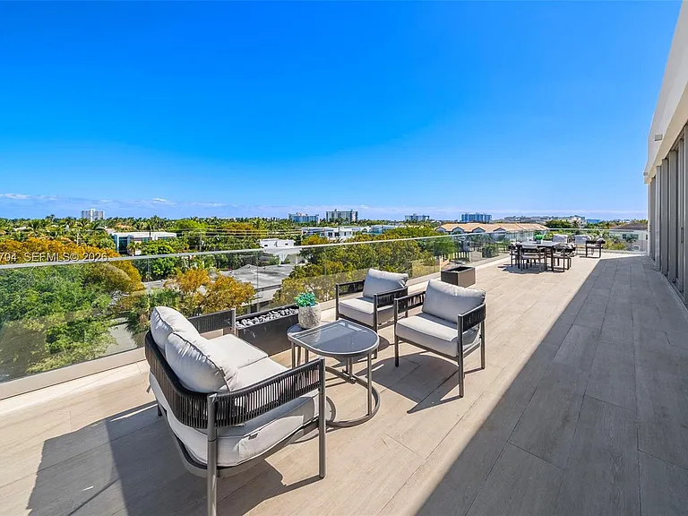 246 NE 6th Ave #PENTHOUSE — Photo 26